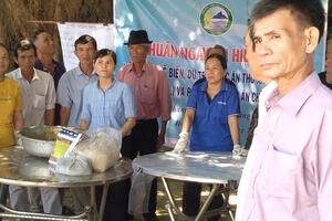 Mở lớp tập huấn ngay tại hiện trường: “Các phương pháp ủ, sử dụng phân chuồng và phụ phẩm trong nông nghiệp”