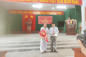 Đảng ủy xã Hòa An tổ chức Lễ trao huy hiệu đảng đợt 02/9/2024