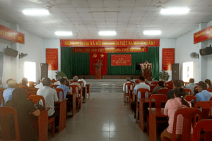 Đảng ủy xã Hòa An tổ chức Lễ trao huy hiệu Đảng đợt 7/11/2024